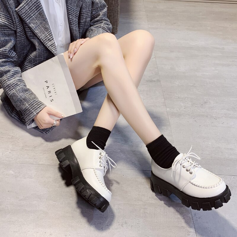 Derbyskor dam skor kvinnlig skor brittisk stil träskor plattform dam rund tå fritidsskor matchande läder