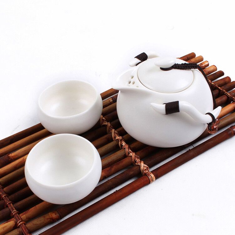 Juego de té portátil que incluye 1 tetera y 2 tazas de té, tetera bonita y fácil, tetera portátil de cerámica de viaje China gaiwan: White