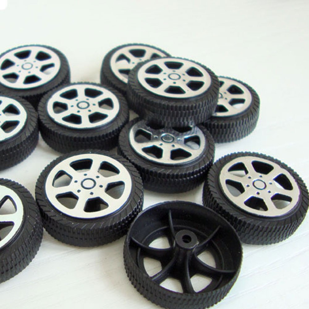 30 Pcs Wheels Model Durable Plastic 4.2CM Diameter DIY Painting Adornment for DIY Craft Home