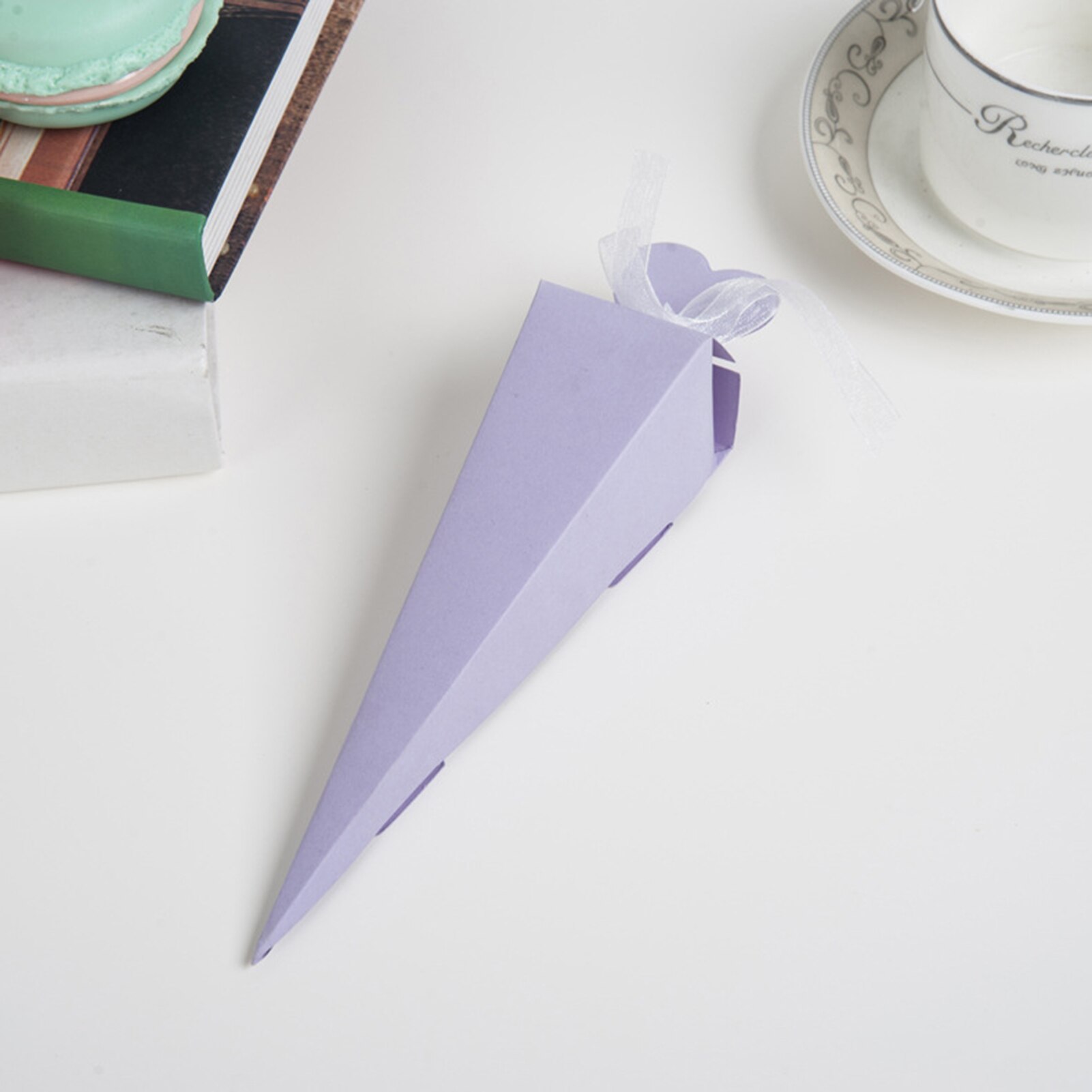 50pcs Cones Favour Box Long Triangles Shape Sweet Candy Box For Wedding Birthday Party Cake Decorating Tools: light purple