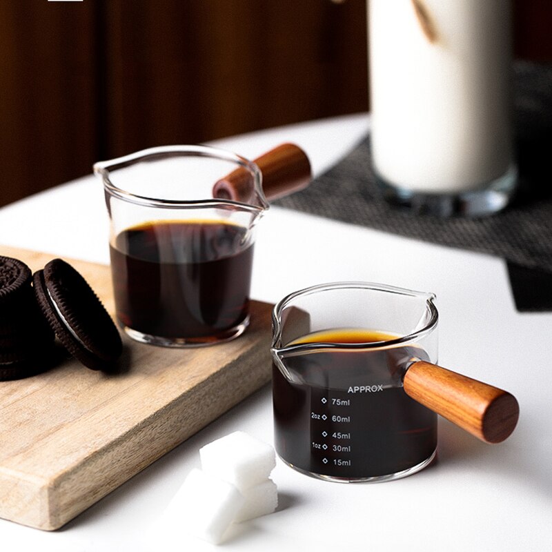 Wooden handle glass small milk cup handmade mini Japanese milk jar Western restaurant sauce sauce cup scale