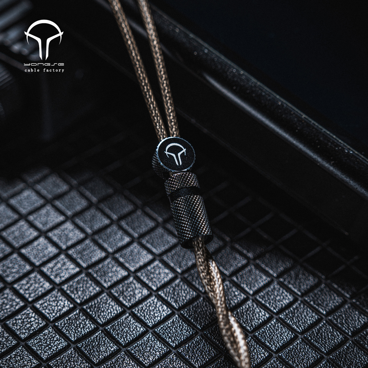 Yongse RedBunny GreyBunny Cable de auriculares con aislamiento de grafeno y centro de cobre y cristal único chapado en plata