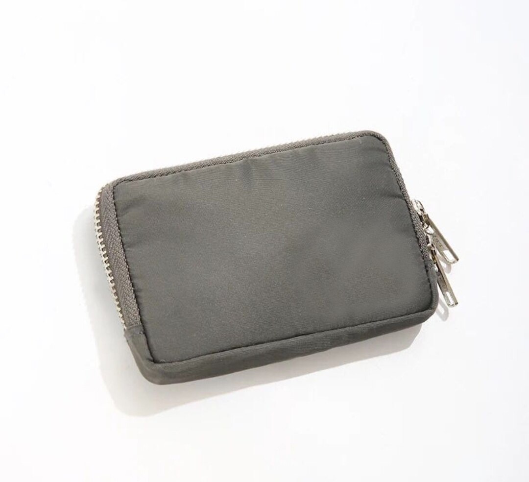 Japanse En Koreaanse Stijl Kleine Portemonnee Vrouwelijke Nylon Korte Portefeuilles Kaarthouder Casual Handtassen Jeugd Student Portemonnee Carteira: grey with logo