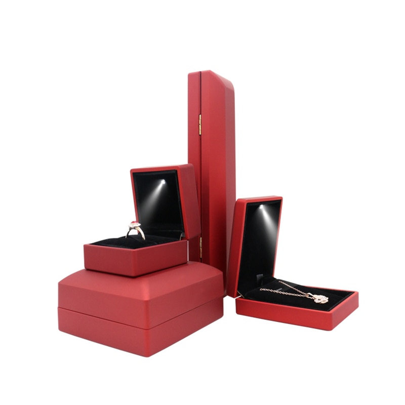 LED Lighted Engagement Jewellery Ring Box Pendant Necklace Jewelry Display Case