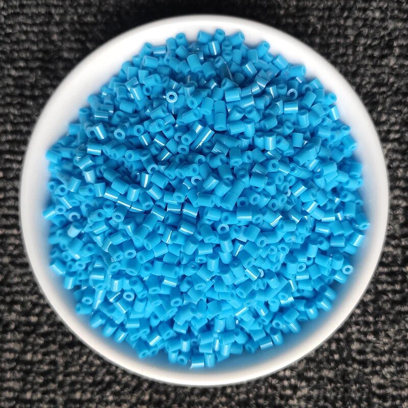 1000 sztuk/paczka 2.6mm Mini koraliki bezpiecznikowe Pixel Puzzle koraliki do topienia żelaza do tworzenia biżuterii DIY wysokiej jakości ręcznie robiona zabawka edukacyjna: SZARY