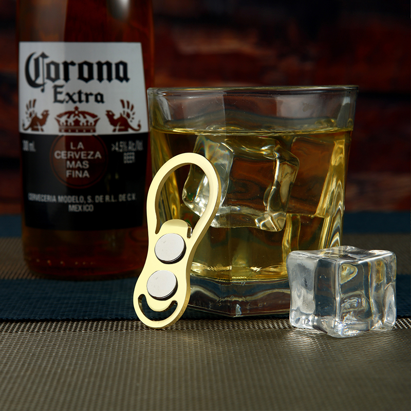 1PC mini otwieracz robić metalowa butelka z magnesami przenośny otwieracz robić puszka piwa otwieracz robić butelek wina na wolnym powietrzu bbbq narzędzie kuchenne: Złota