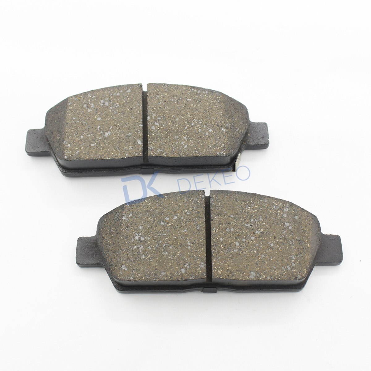 For Dongfeng Fengshen A30 AX3 AX4 Car Brake Pads Front Ceramics 2358901 D1241 GDB1605 0986AB1164 FDB1728 T251 425362 4PCS