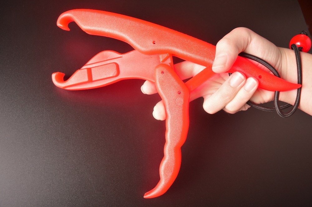 PP Hard fishing float Plastic LipGrip Fish float Red Yellow Supplier 23.5cm Hand Control Fishing Lip Grip Floating Griper