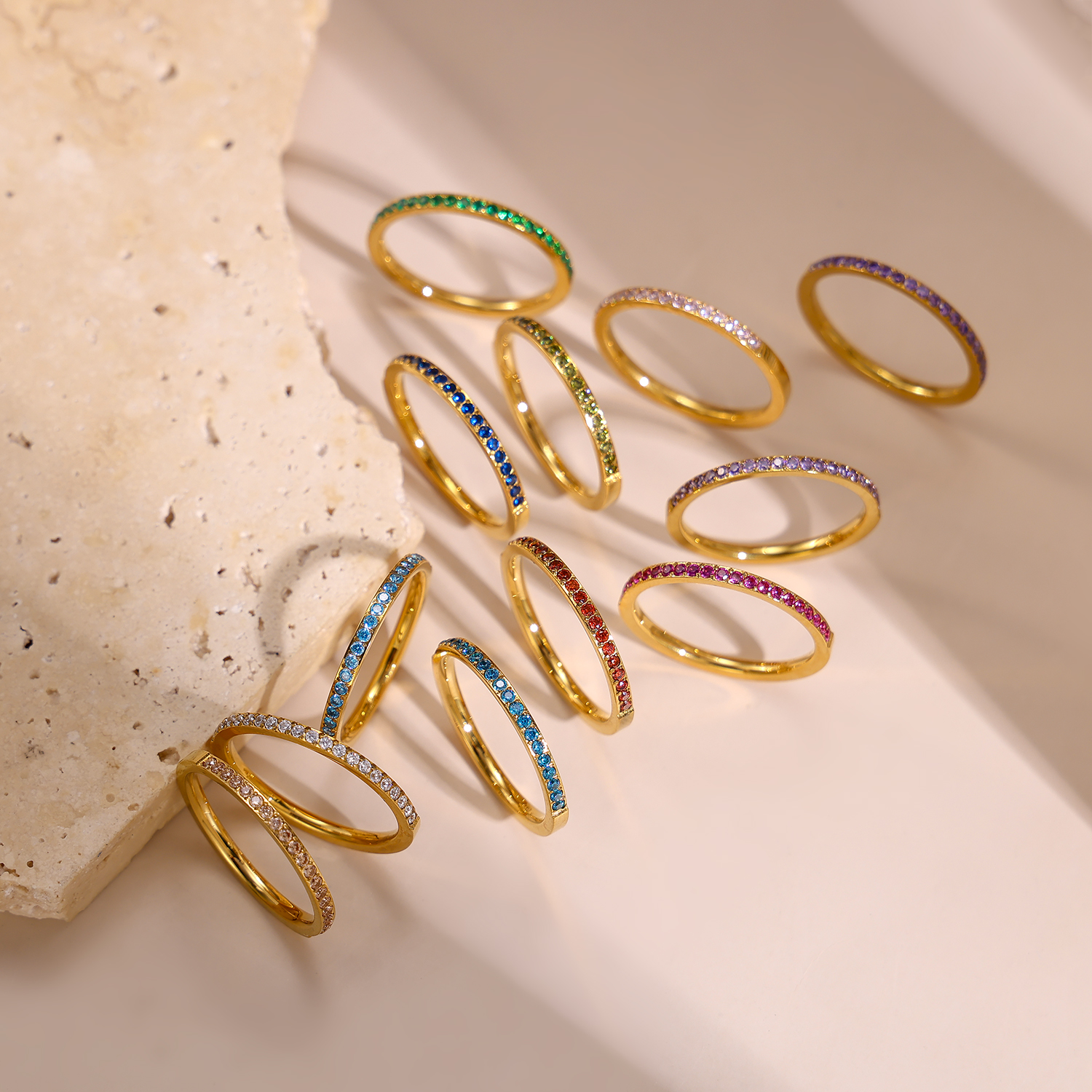 Carlidana mini zirkonia 12 geboortesteenringen voor dames, roestvrij staal, goudkleurige vingerring, verlovings- of trouwsieraad