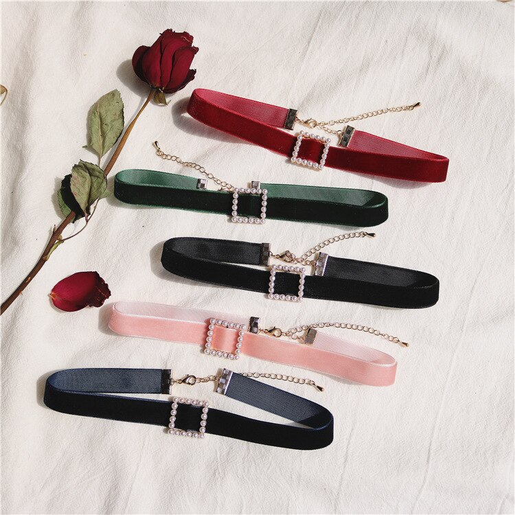 Vintage Pearl Velvet Chokers naszyjniki dla kobiet dziewczyn śliczne Retro geometryczne serce kołnierz naszyjnik biżuteria sztuczna hurtownia prezent