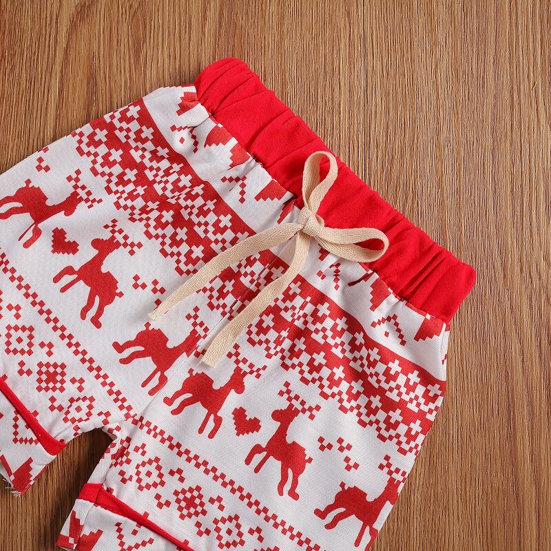 Los niños de dos piezas de ropa de dormir conjunto rojo copo de nieve y ciervo patrón impreso solapa Top + Pantalones cortos de 1-6 años