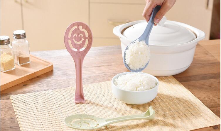 1PC Kitchenware Dining Stalk Smiling Face Non-stick Spoon Egg Divider Plastic Spatula Rice Spoon Tablespoons OK 0865