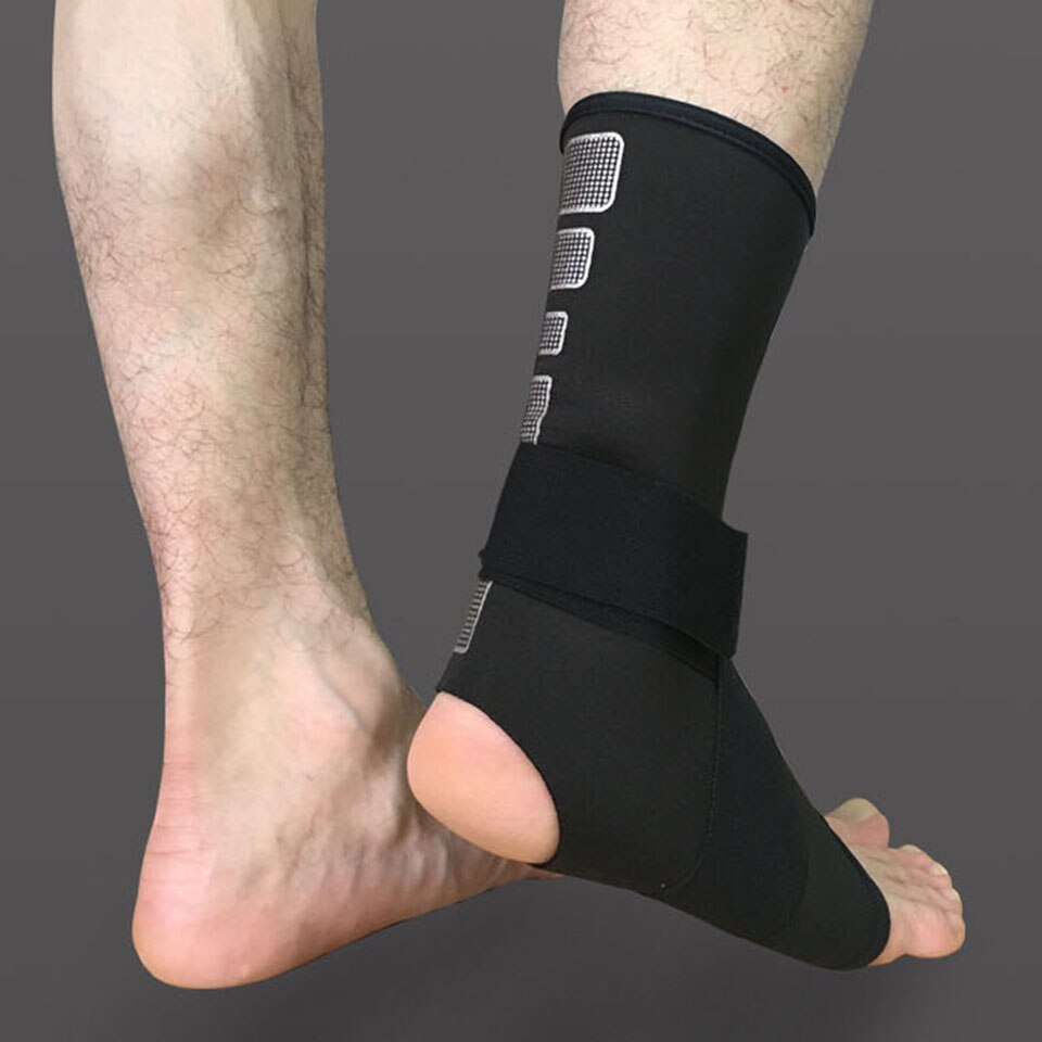 1 stk justerbar sportselastik ankelstøtte sportssikkerhed gym badminton basketball ankelstativ støtte fodpudebeskytter: Sort / L