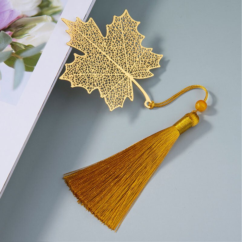1PC Chinese Style Retro Hollow Metal Bookmark Maple Leaf Vein Fringed Pendant Apricot Leaf Bookmark Stationery: C