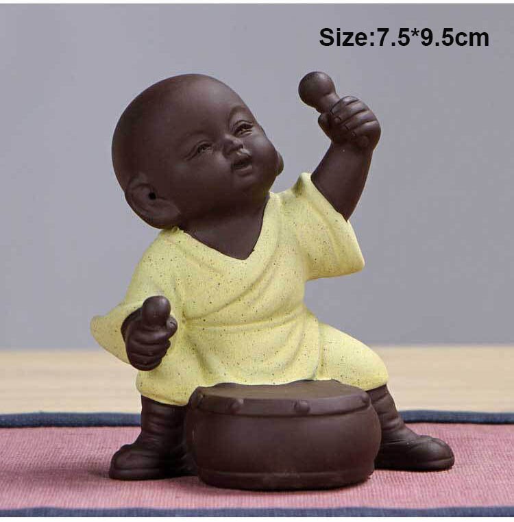 Chinese keramische thee huisdier boeddhabeeld monnik home decor decoratie pee jongen paars zand Thee ornamenten Plassen jongen: Geel