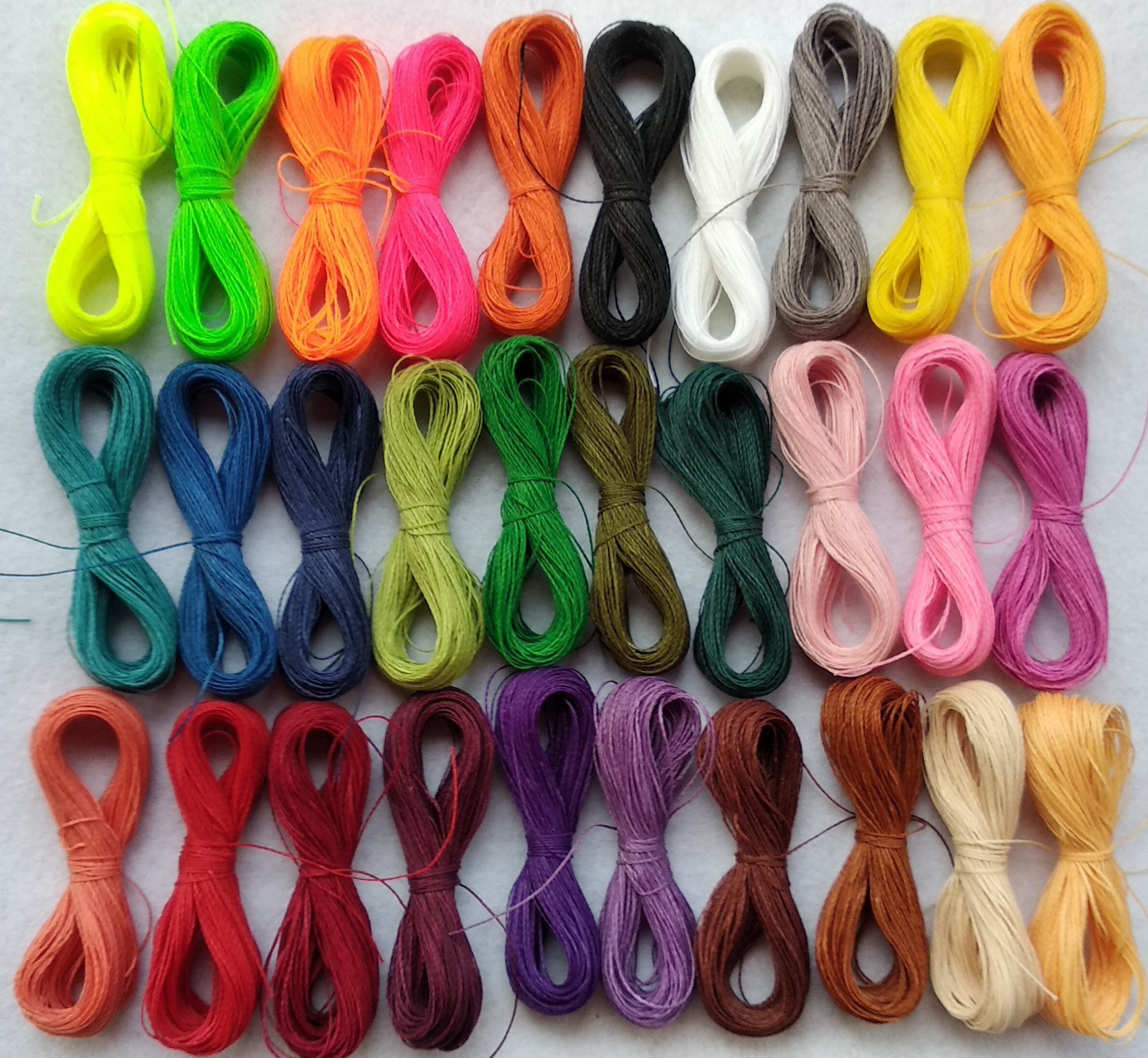 Linhasita kit hilo encerado 0,5 mm diámetro 30 colores, hilo para coser, hilo para hacer pulseras, macrame, micromacrame, DIY, hilo para hacer pulseras, macrame, hilos de coser, bordado, costurero, hilo, hilos, bordar