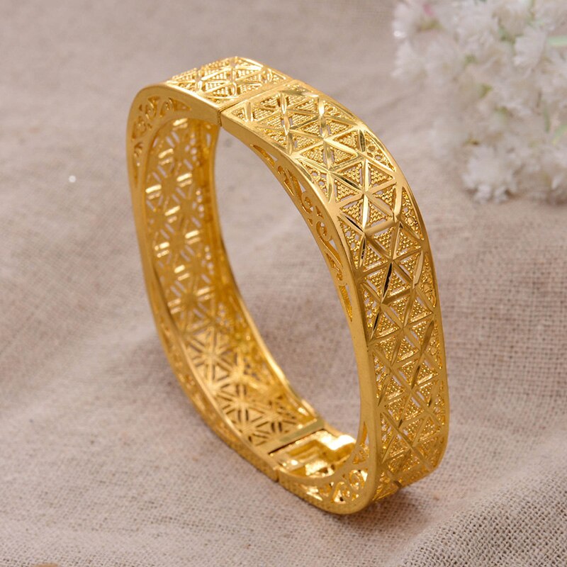 Annayoyo Äthiopischen 4 Teile/los Afrika Gold Farbe Armreifen für Frauen Dubai Braut Armbinde Afrikanische Hochzeit Schmuck Nahen Osten Artikel
