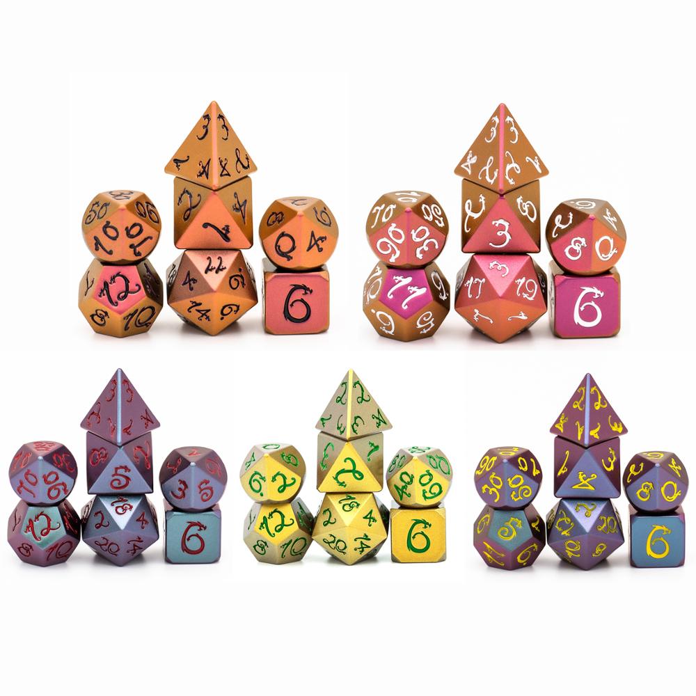Cusdie Verfärbt Metall D & D Würfel mit Drachen Schrift, 7 Stck DND Würfel, polyedrisch Würfel einstellen, für Rolle Spielen Spiel MTG Pfadfinder