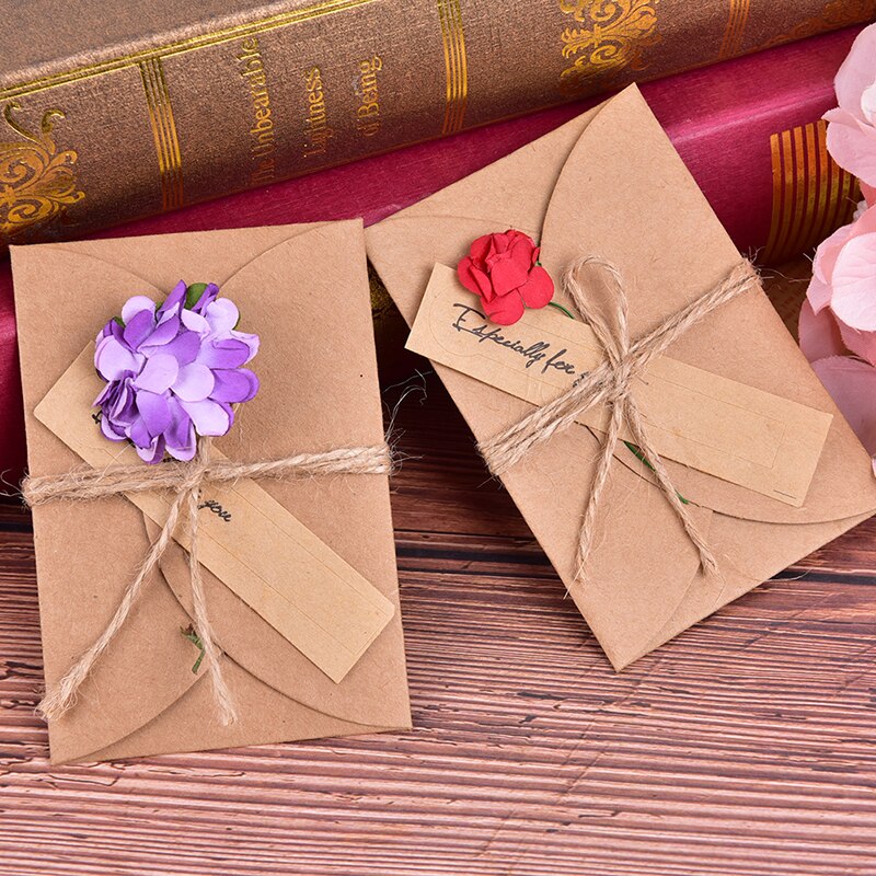 10 stuks retro diy kraftpapier uitnodigingsgroetkaart met envelop, handgemaakte enveloppen met gedroogde bloemen voor bruiloftsuitnodigingen