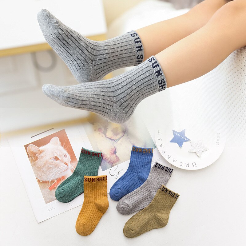 5 Paare Frühling Herbst freundlicher Socken Für Jungen Mädchen Einfache Feste Farbe Vertikale Streifen Baumwolle Alphabet Sport Socken