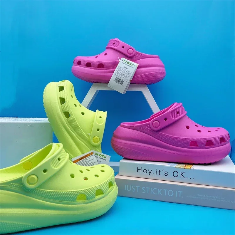 Sandales nuage respirantes à trous bouffants Crss – Chaussures blanches à plateforme toutes saisons pour femmes pour le style de rue/plage