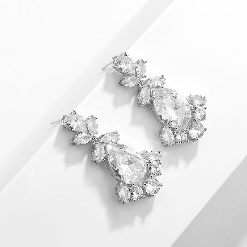 Mode AAA Zirconia Kroonluchter Dangle Oorbellen Wit Goud Kleur Kristal CZ Bruiloft Sieraden voor Vrouwen: Bruin