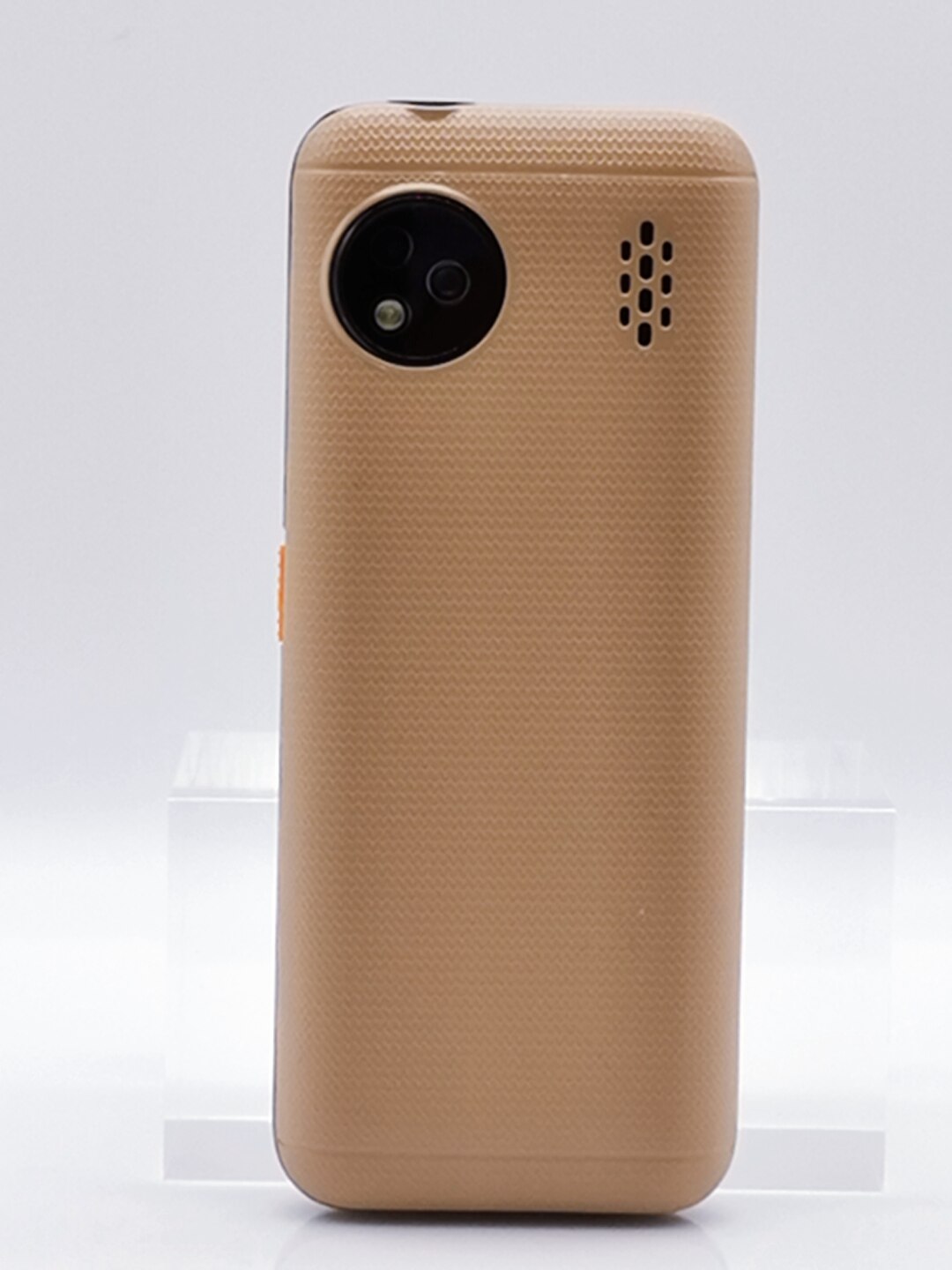 Maxfone  m138 drukknoptelefoons met 2000 mah batterij, 2 simkaarten, camera, bluetooth, magic voice, grote luidspreker, zaklamp en fm-radio.