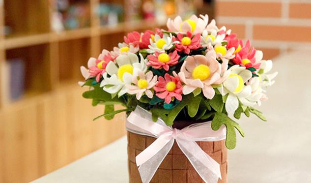 Mooie bloempot vilten bloemendecoratie gratis knip-doe-het-zelf materiaalpakket handgemaakte stoffen bloemen voor en huisdecoratie
