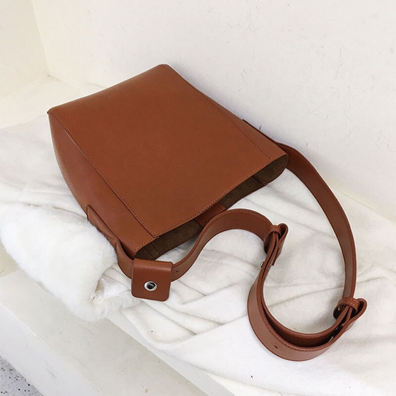 Large Capacity Pu Leather Shoulder Bags for Women Winter Vintage Crossbody Handbags Women's Comtosite Bucket Bag: Brown