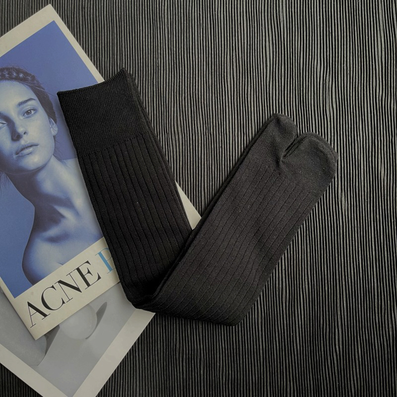 Alta qualidade penteado algodão split toe mulher meias cor sólida simples confortável macio de dois dedos japonês harajuku feminino tabi sox: CINZA