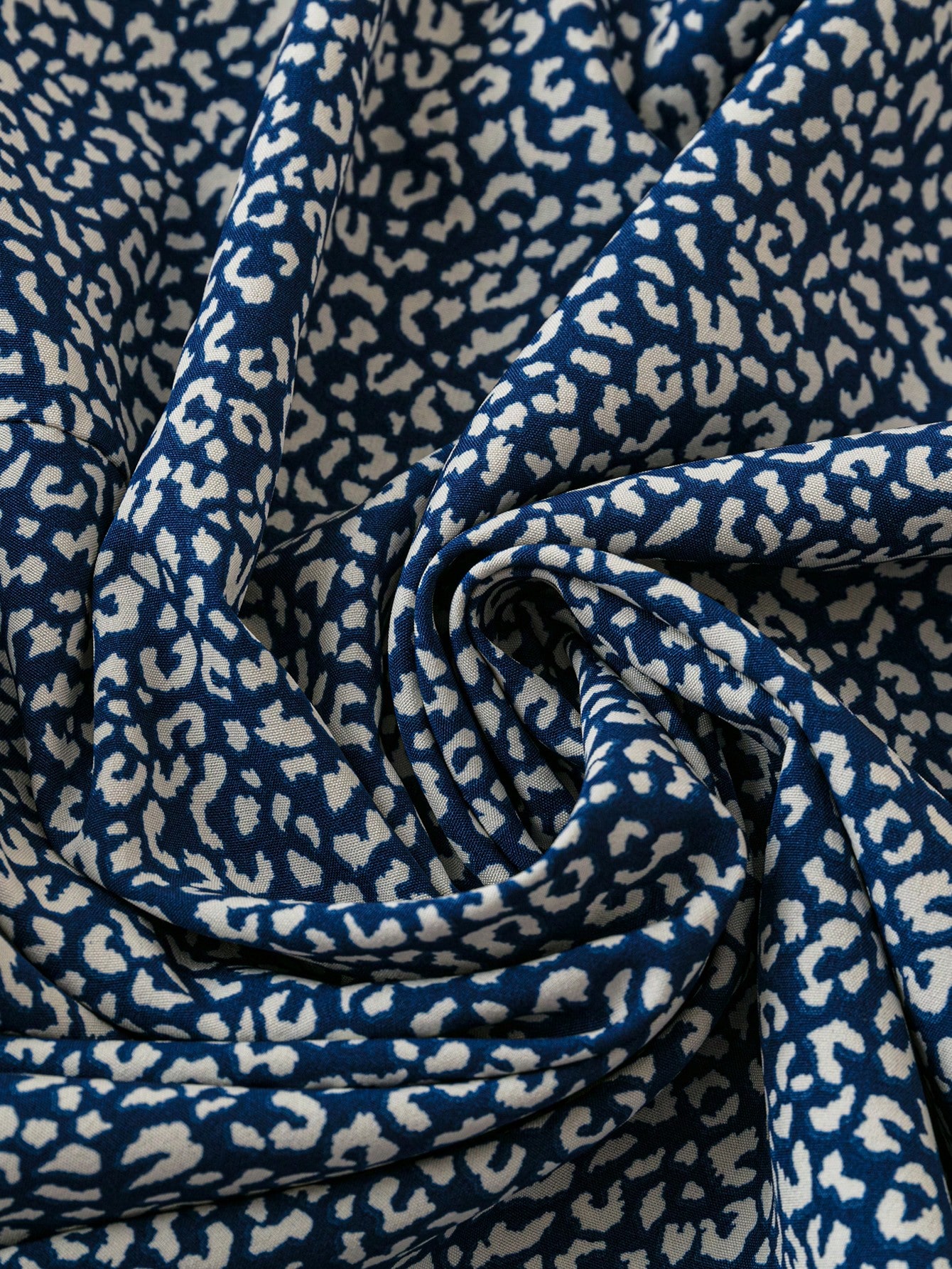 Tissu en polyester doux pour femme, haut d'été décontracté, lavage en machine, impression aléatoire vibrante, grande taille, légèrement commandé