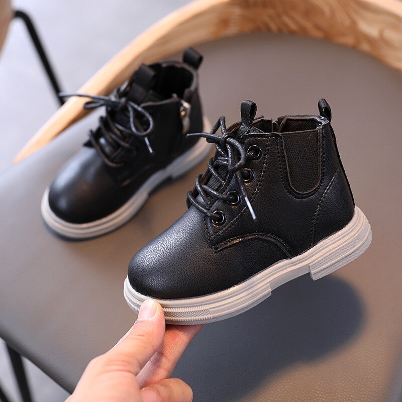 Baby peuter laarzen herfst winter baby meisjes jongens laarzen outdoor kind martin laarzen zachte zool antislip kinderen casual schoenen: Zwart / 30( binnenzool 17.5 cm)