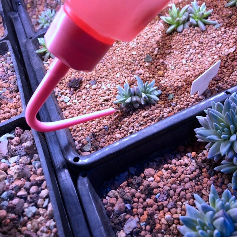 2Pcs Plant Flower Succulent Watering Bottle Plastic Curved Watering Can Squeeze Bottle 480ML,blue