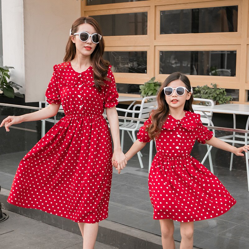 Sommar mamma och jag familj matchande mamma dotter klänningar röd kortärmad mamma baby barn outifs brudtärna födelsedagsfest: Barn 2t