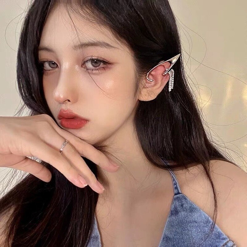 Elf Ear Display Face Small Ear Hook Female Ear Clip Without Piercing Ear Bone Clip Tassel Earrings Clip on Earrings Women: Z002