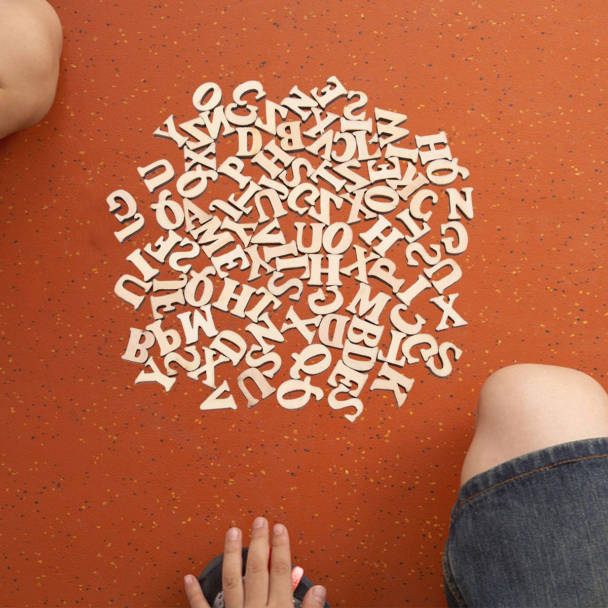 50/100PCS Unfinished Wooden Capital Letters Alphabet Wood Cutout Discs Assorted Styles For Patchwork Scrapbooking Arts Crafts