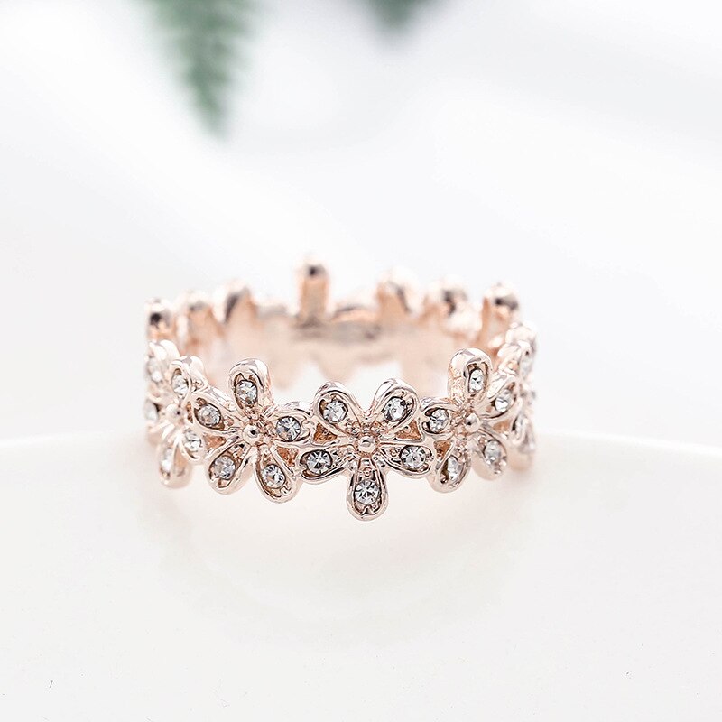 Neue Einfache und Modische Rose Gold Kleine Gänseblümchen Blume Ringe Für Frauen Hochzeit Engagement Schmuck