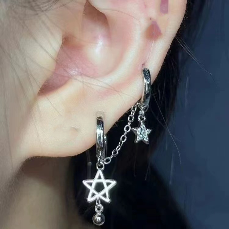 1 Uds. Orejas y tachuelas perforadas Y2K estilo gótico cadena de circón 316L acero inoxidable hueso del oído uñas mujeres joyería Punk: Pistola negra plateada