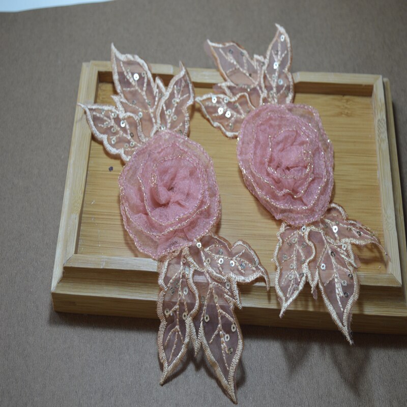 2 stks/partij 3d bloemen kant roze organza 3D Naaien Bloemenmotief Venise Kant Applique voor Kledingstuk Borduren Lace patches 17112602
