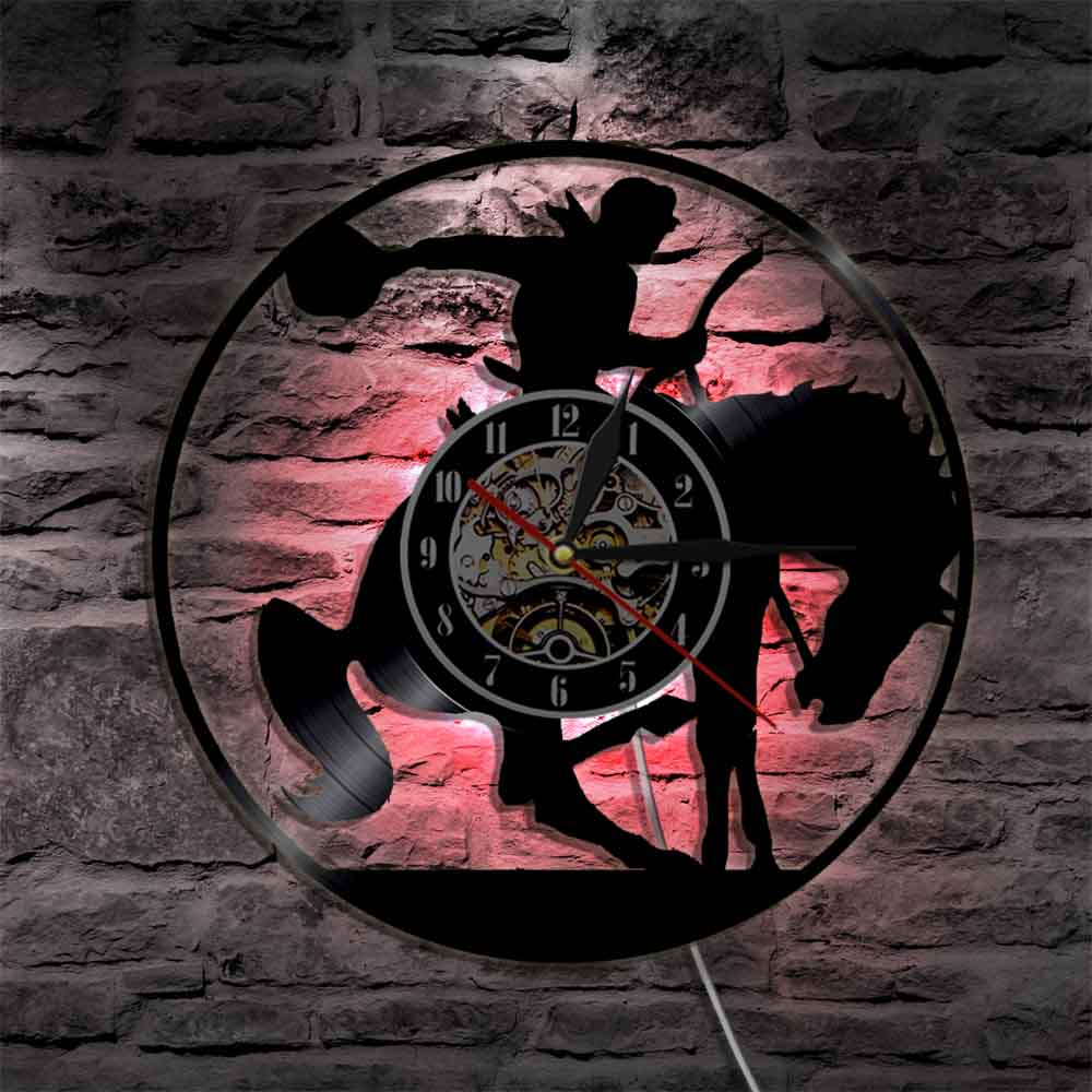 Westlichen Nacht Licht Cowboy Zauberstab Lampe Horsebreaker Sattel Pferd Vinyl aufzeichnen Wanduhr Dekorative Jahrgang Zauberstab Kunst Hängen Uhr