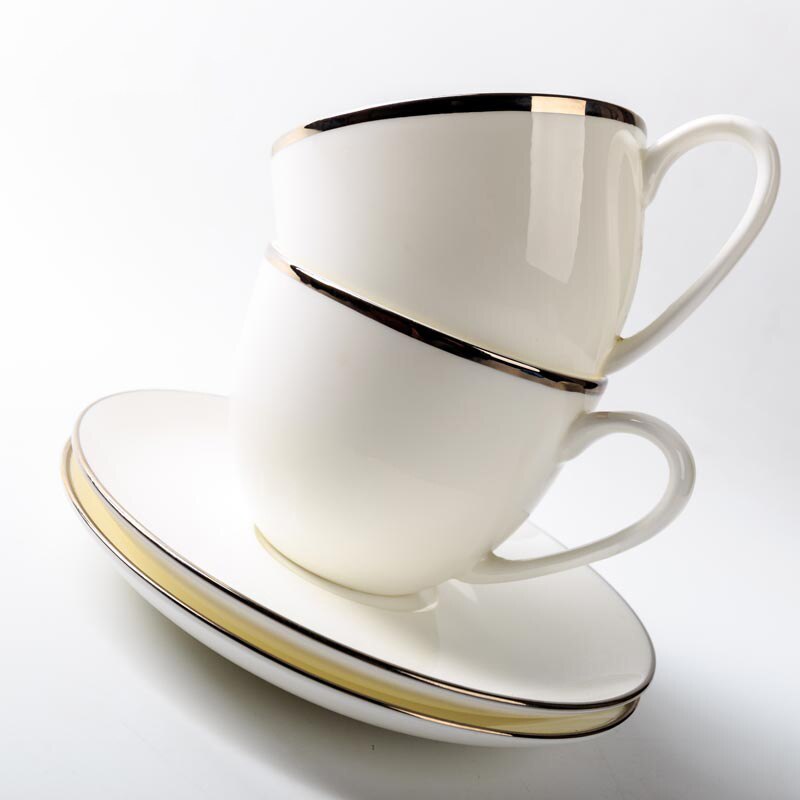 Keramische Witte Coffekop Set Moderne Gouden Rand Nordic Royal Bone China Fijne Servies Thee Cup Porselein Drinkware Taza Theewaar e5BD