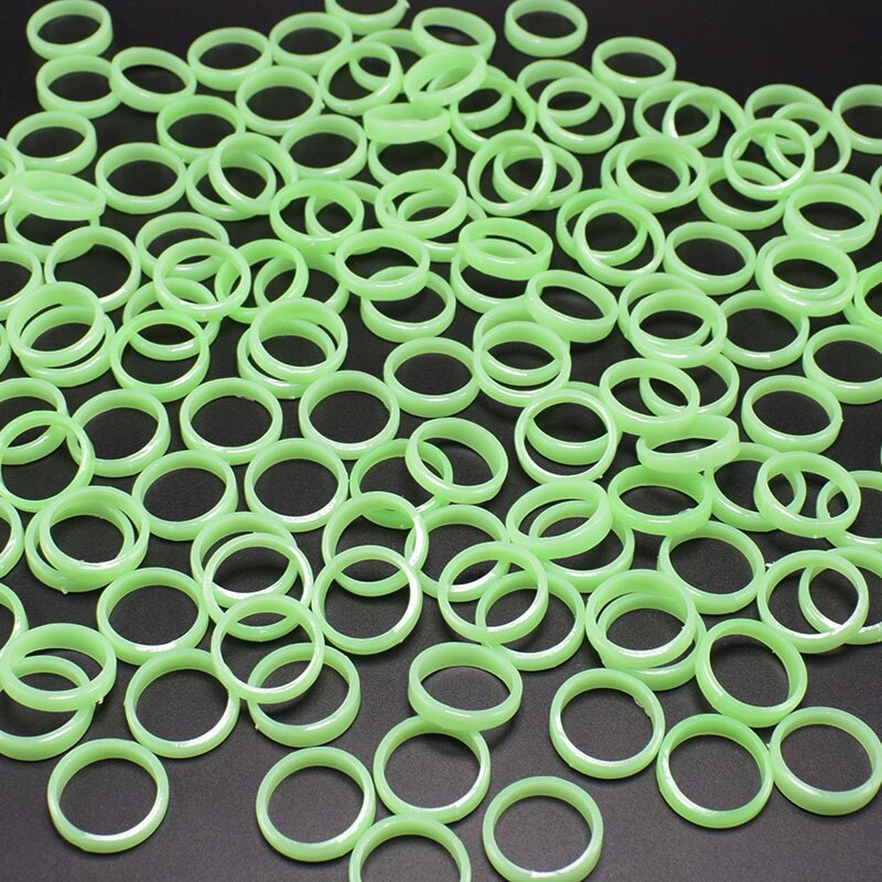 20 stks/partij Sieraden Lichtgevende Ringen Fluorescerende Sieraden leuke plastic Glow in The Dark vinger ring band Halloween Party WYQ