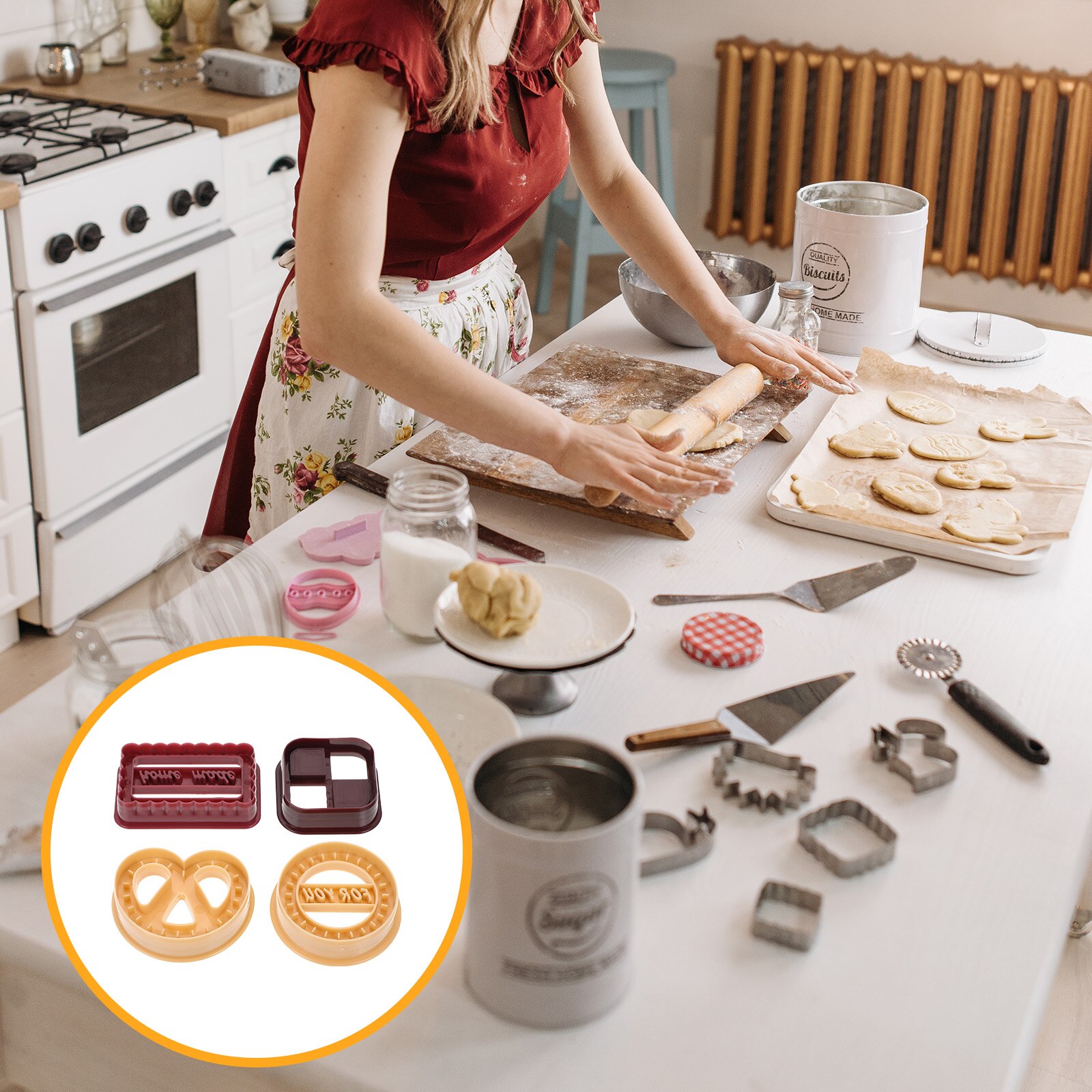 2 sets of plastic cookie cutters, creative cookie cutters, diy baking molds