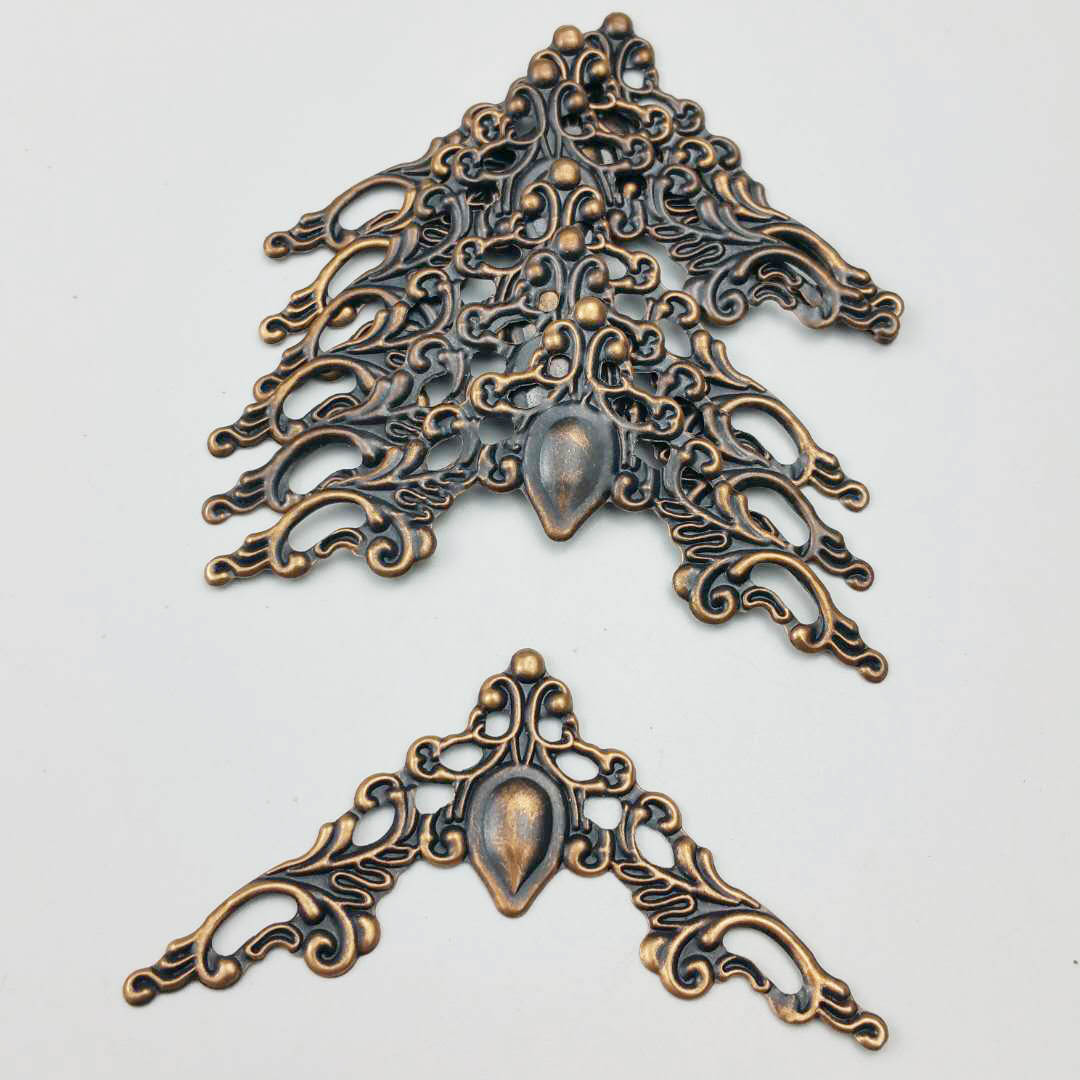 20pcs DIY jewelry accessories hollow triangle box packaging decoration film costume drama palace drama modeling materials: baohuqi01hj-huangton