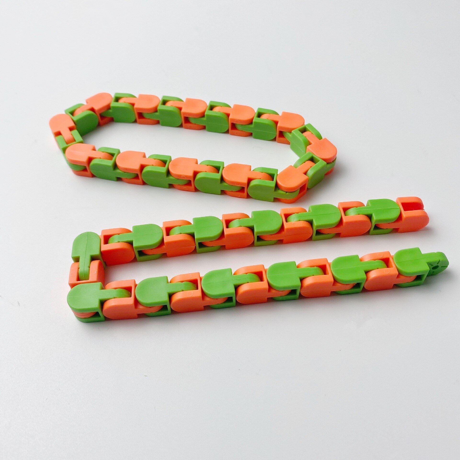 24 Links Wacky Tracks Snap Klik Fidget Speelgoed Vinger Zintuiglijke Snake Puzzels Voor Stress Party Bag Vulstoffen Party Gunsten: yellow green