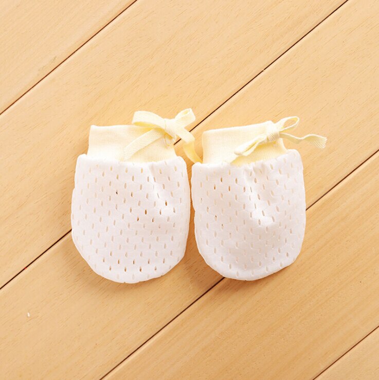 1 Pair Newborn Anti Coçar Luvas de Seda Gelo Macio Mitten Luvas de Proteção: Amarelo