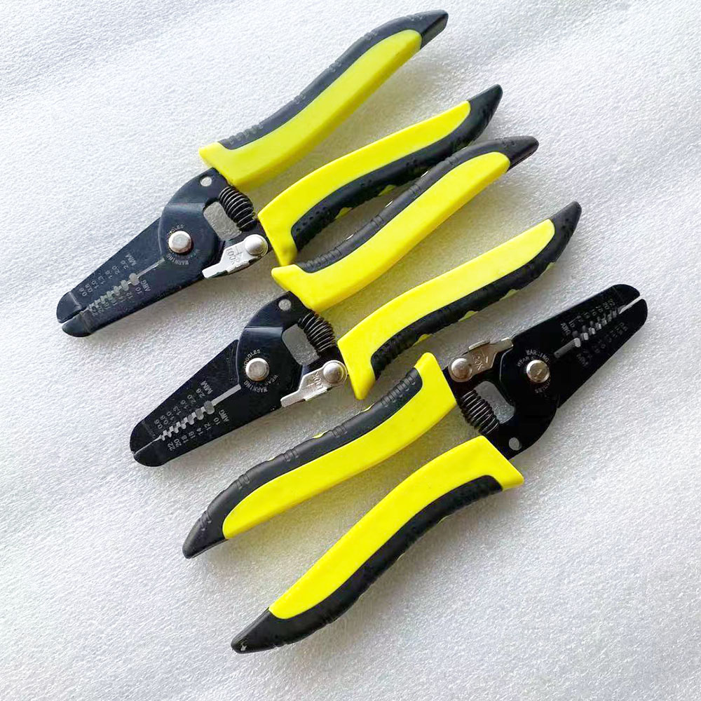Kabel Strippen En Wire Cutter Tang Gebruikt Voor Kabel Installatie En Distributie In De Zonne-energie Systeem