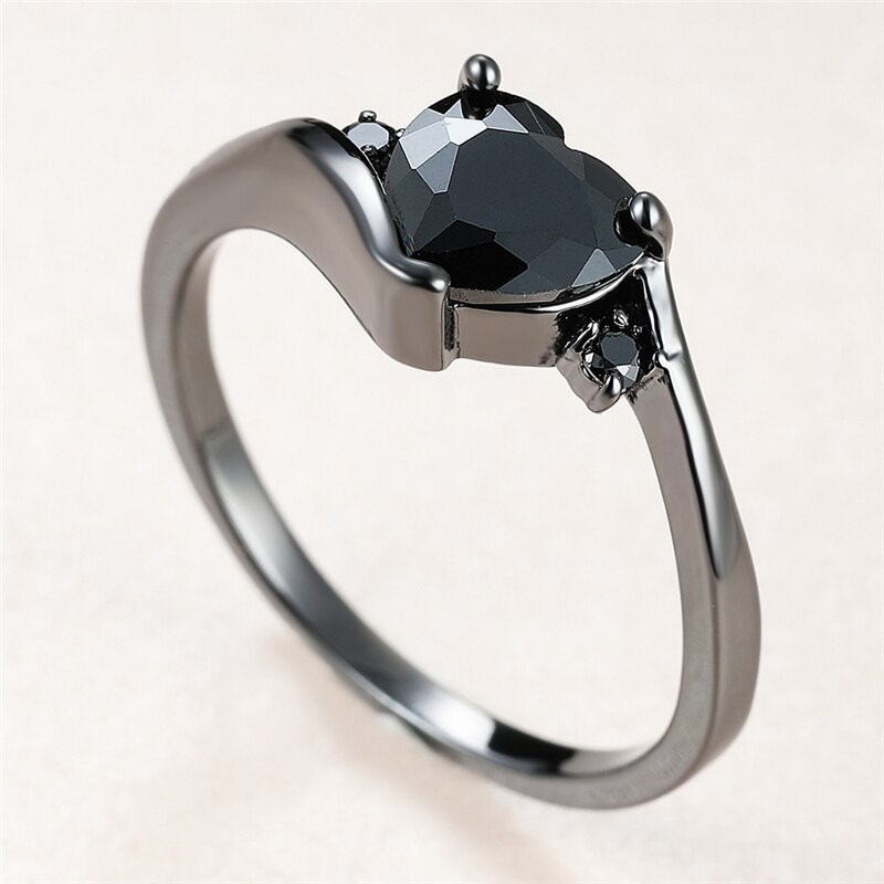 Simpel kvindelig sort krystal sten ring charme 14kt sort guld vielsesringe til kvinder vintage kærlighed hjerte zirkon forlovelsesring