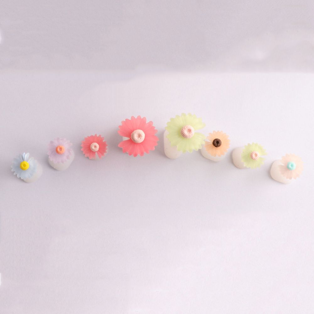 8pcs Fun Soft Silicone Toe Separators Candy Color Daisy Animals Foot Finger Divider Pedicure Nail Art Tools: 04
