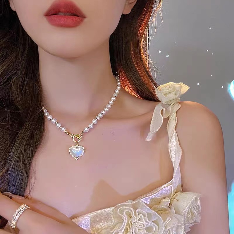 Trend Unique Delicate Chalcedony Tulip Pendant Necklace Women High Jewelry Party: cobalt violet